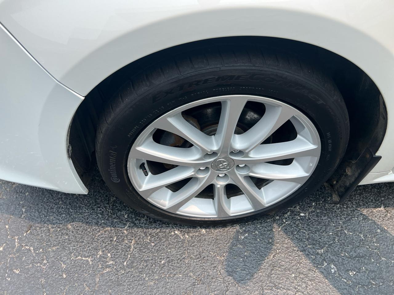Toyota Avalon 4dr Sdn XLE Premium (Natl) 2014