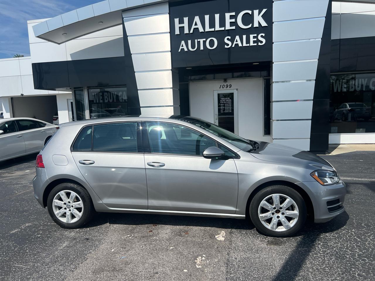  2017 Volkswagen Golf TSI S 4-Door FWD   