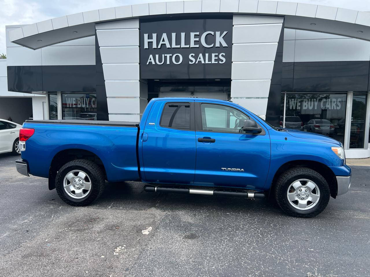 Toyota Tundra 4WD Truck Dbl 4.6L V8 6-Spd AT (Natl) 2010