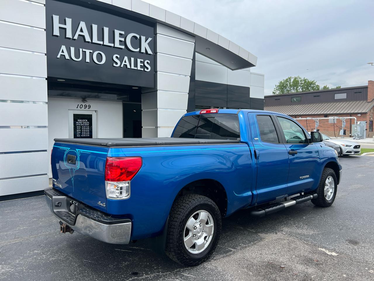 Toyota Tundra 4WD Truck Dbl 4.6L V8 6-Spd AT (Natl) 2010