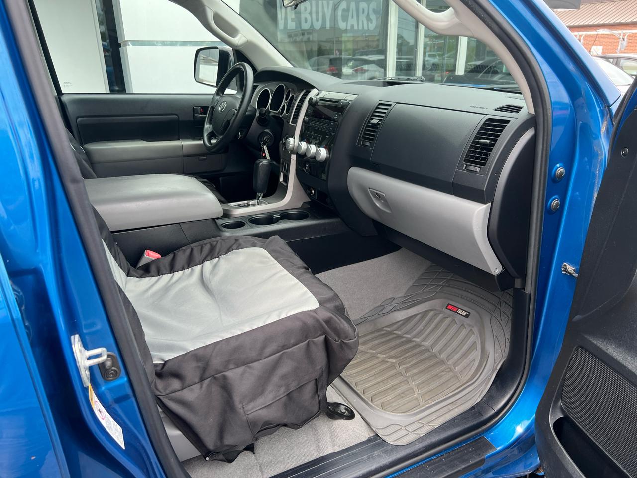 Toyota Tundra 4WD Truck Dbl 4.6L V8 6-Spd AT (Natl) 2010