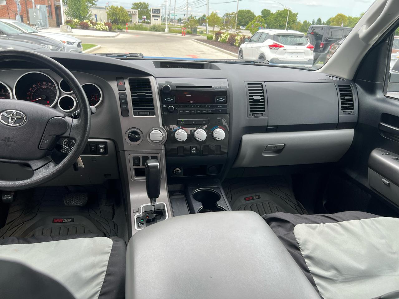 Toyota Tundra 4WD Truck Dbl 4.6L V8 6-Spd AT (Natl) 2010