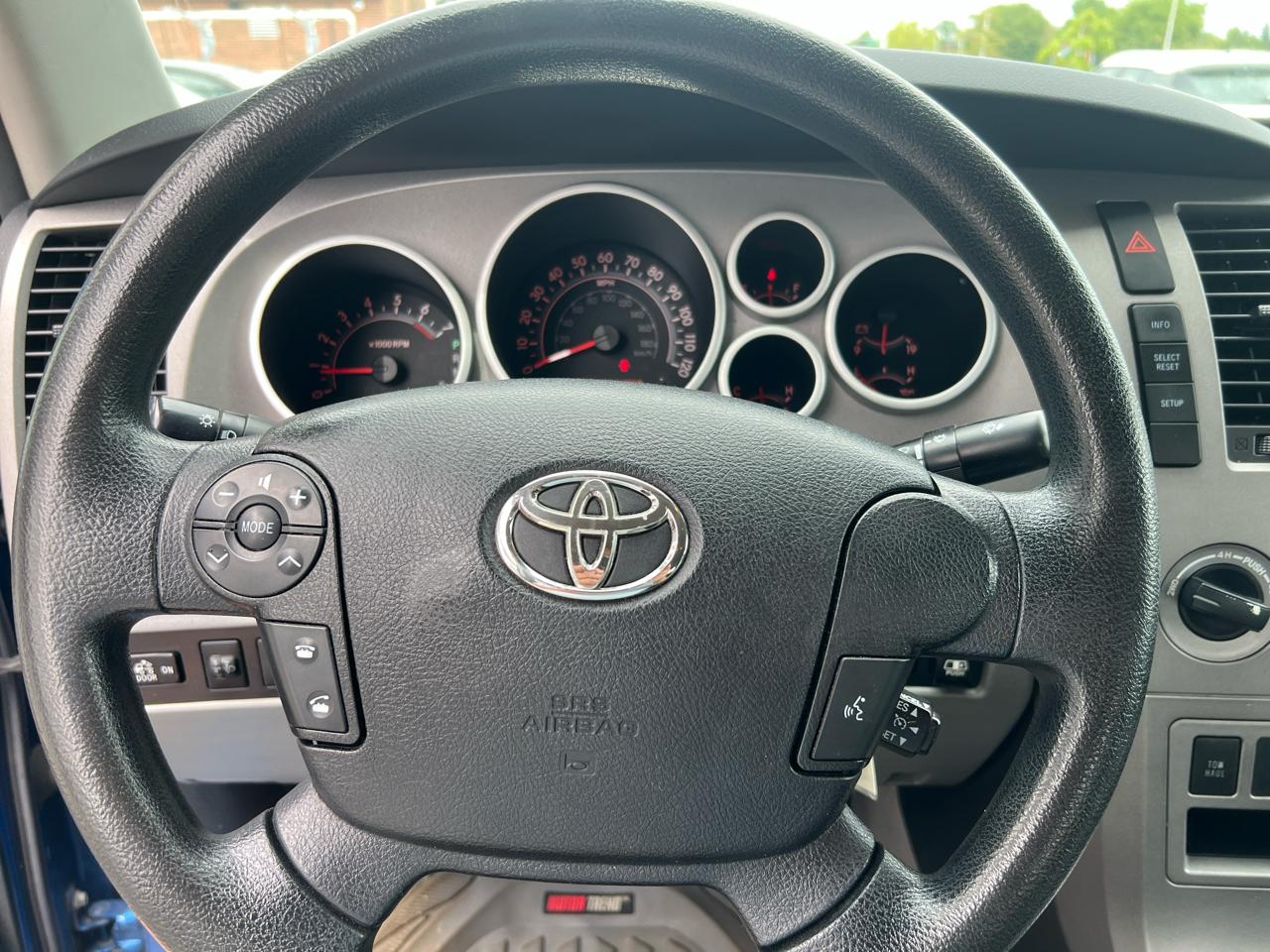 Toyota Tundra 4WD Truck Dbl 4.6L V8 6-Spd AT (Natl) 2010