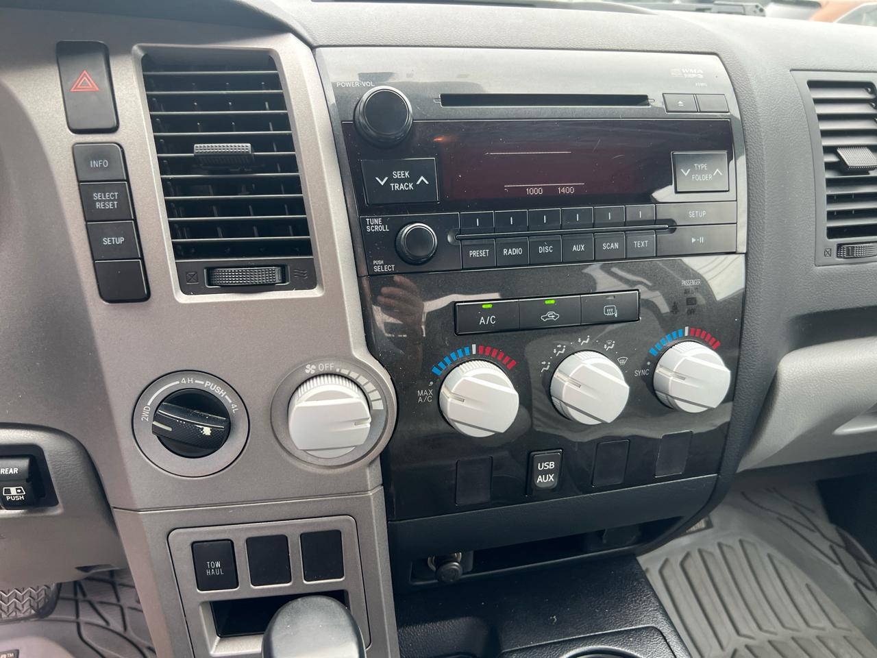 Toyota Tundra 4WD Truck Dbl 4.6L V8 6-Spd AT (Natl) 2010
