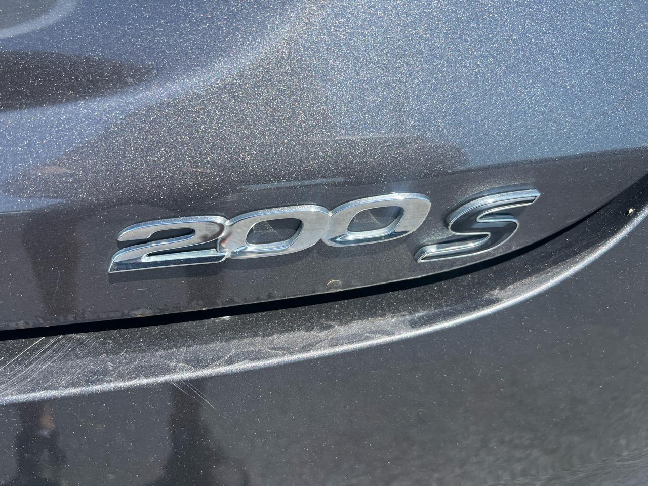 Chrysler 200 4dr Sdn S AWD 2017