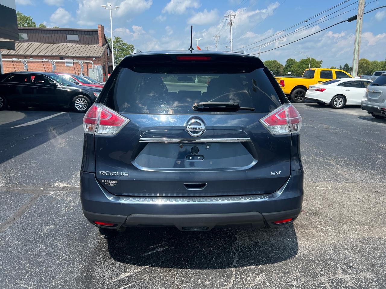 Nissan Rogue FWD 4dr SV 2016