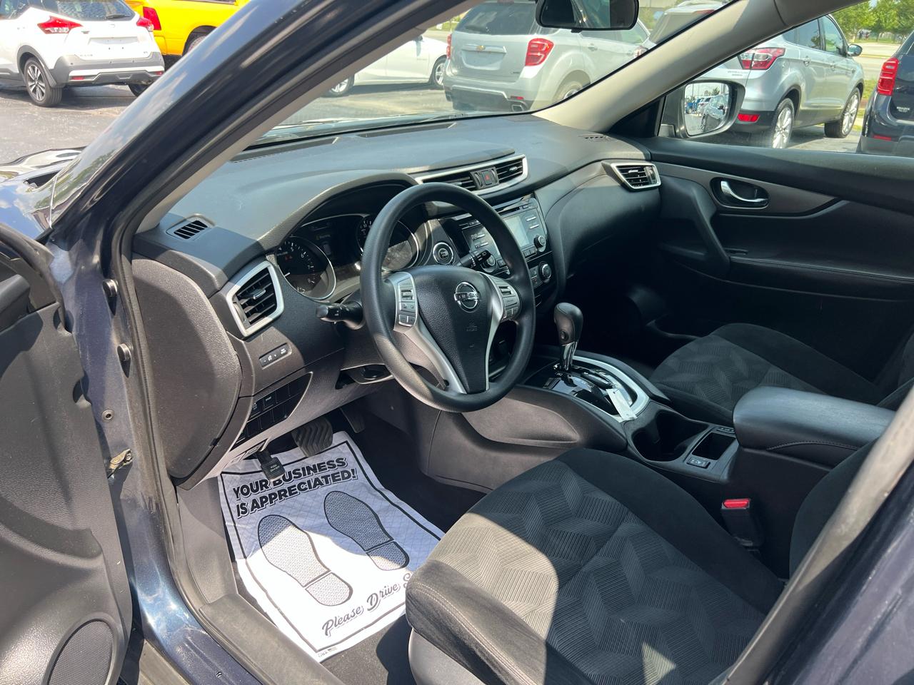 Nissan Rogue FWD 4dr SV 2016