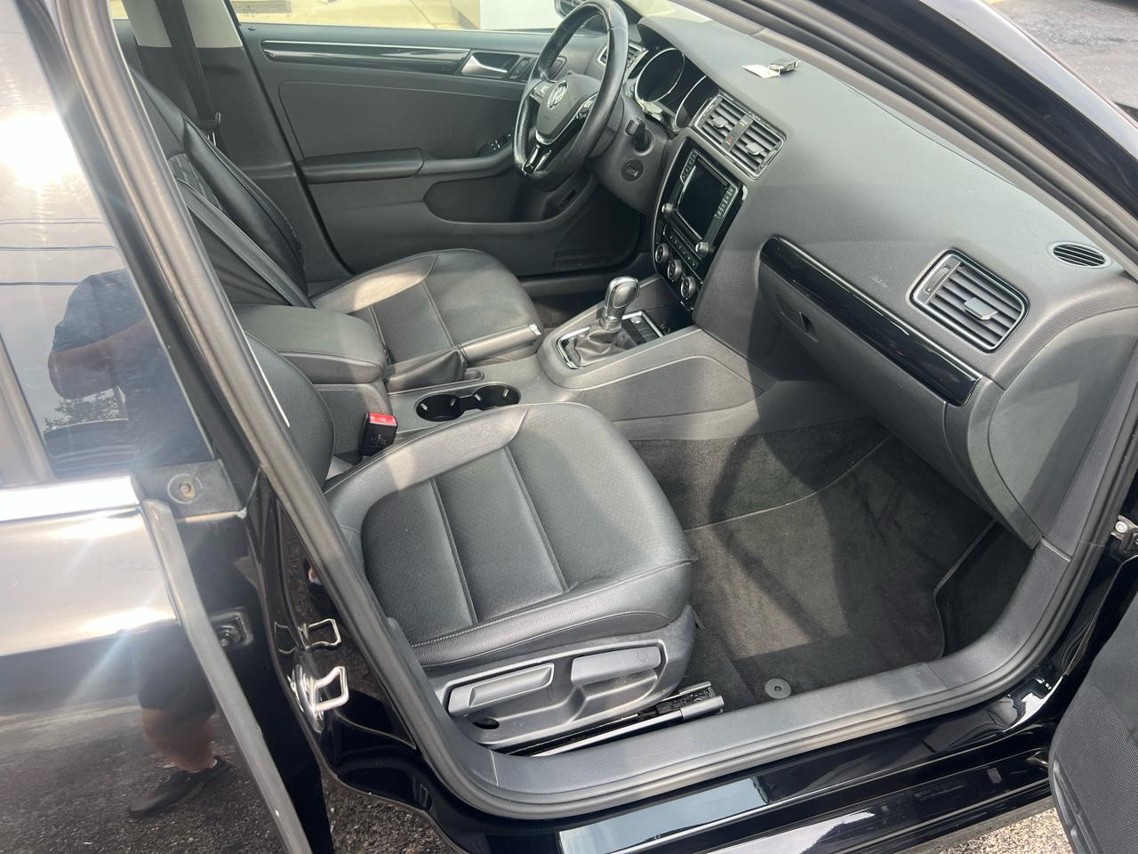 Volkswagen Jetta 1.8T SEL Auto 2017