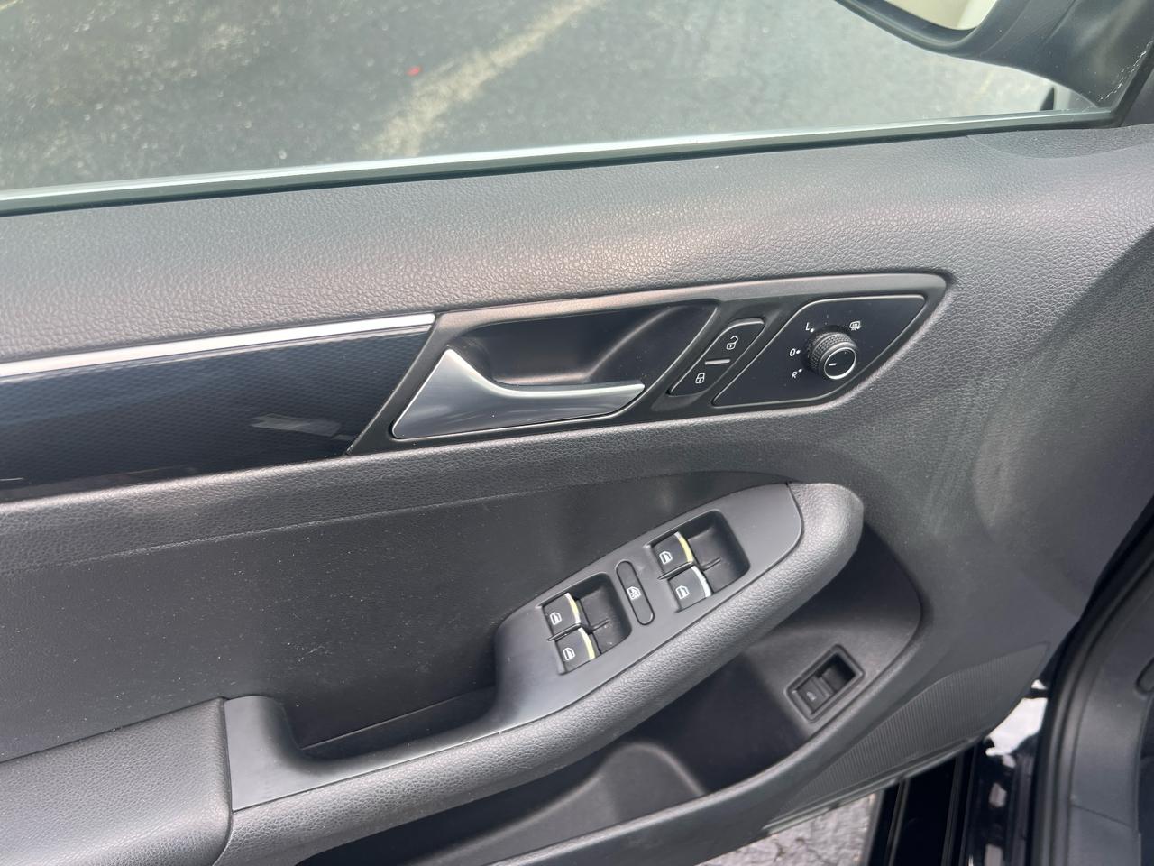 Volkswagen Jetta 1.8T SEL Auto 2017