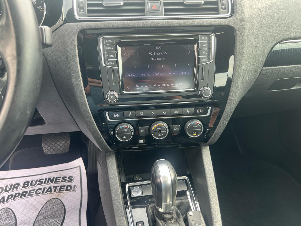 Volkswagen Jetta 1.8T SEL Auto 2017