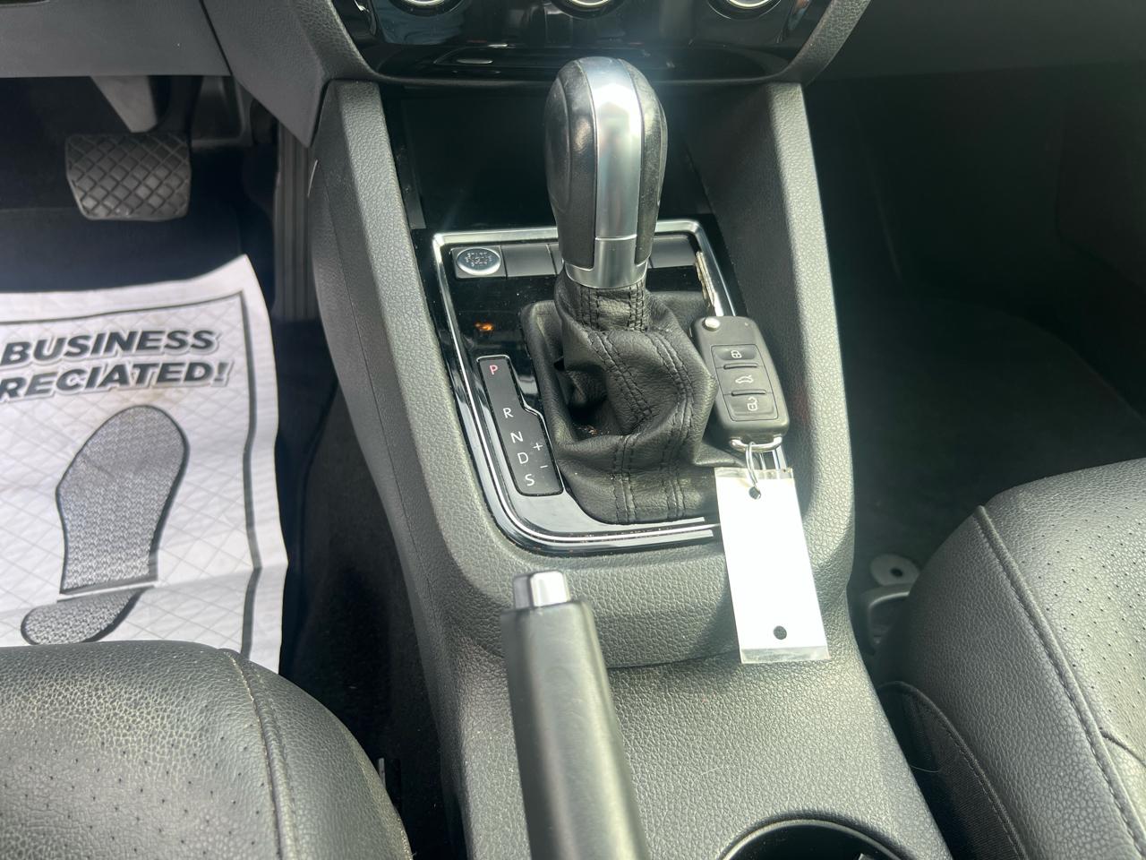 Volkswagen Jetta 1.8T SEL Auto 2017