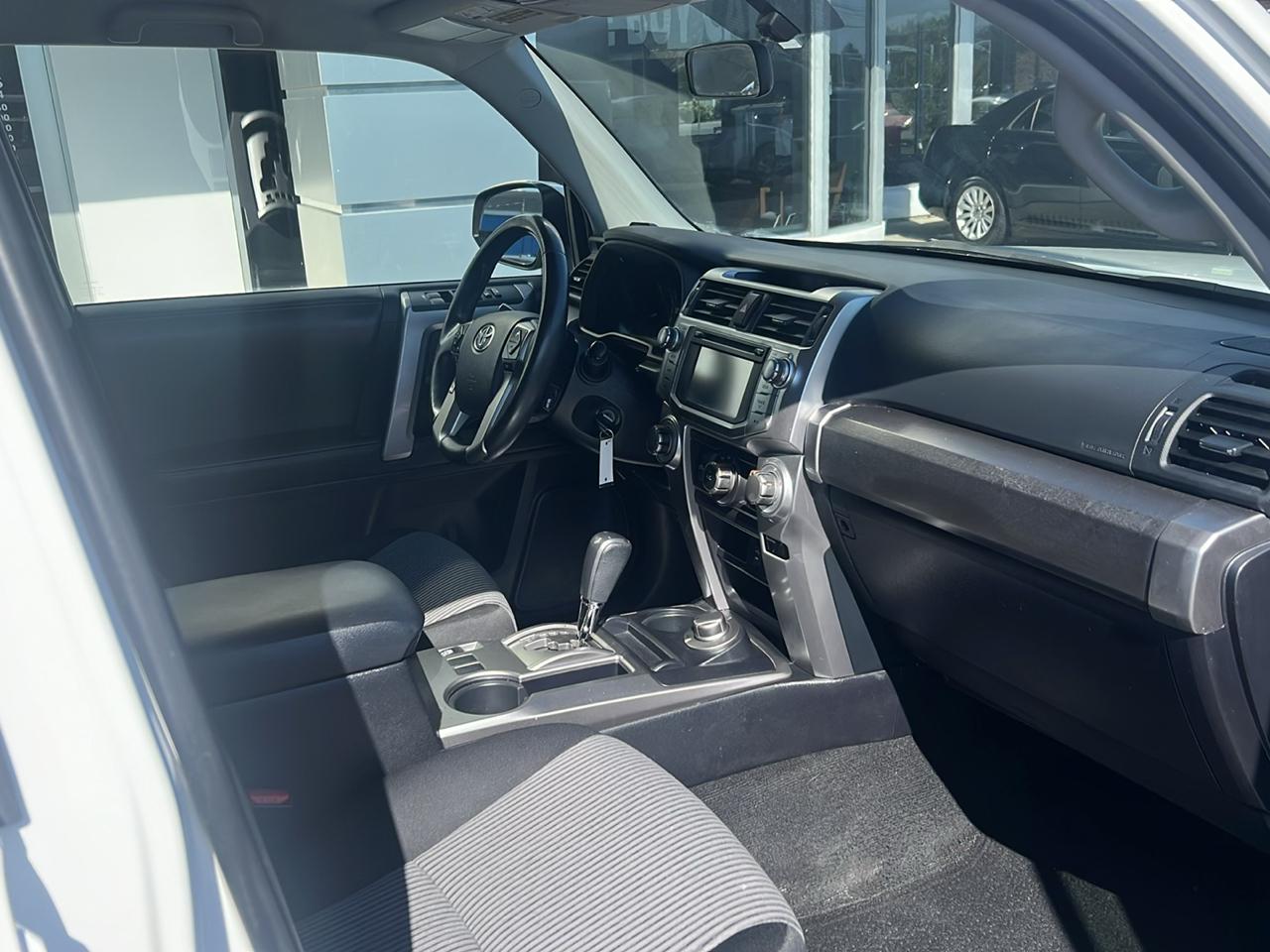 Toyota 4Runner 4WD 4dr V6 SR5 (Natl) 2014