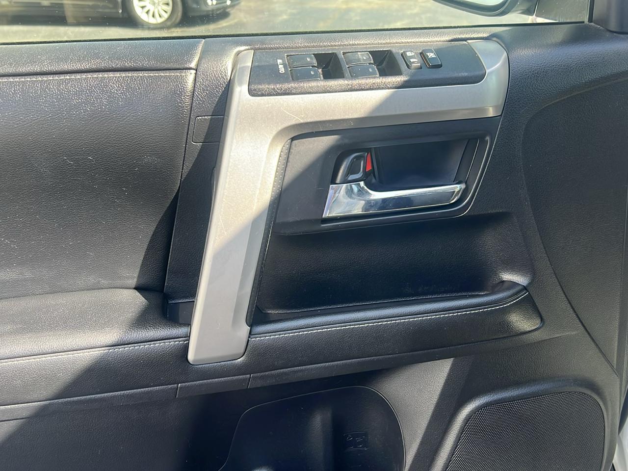 Toyota 4Runner 4WD 4dr V6 SR5 (Natl) 2014