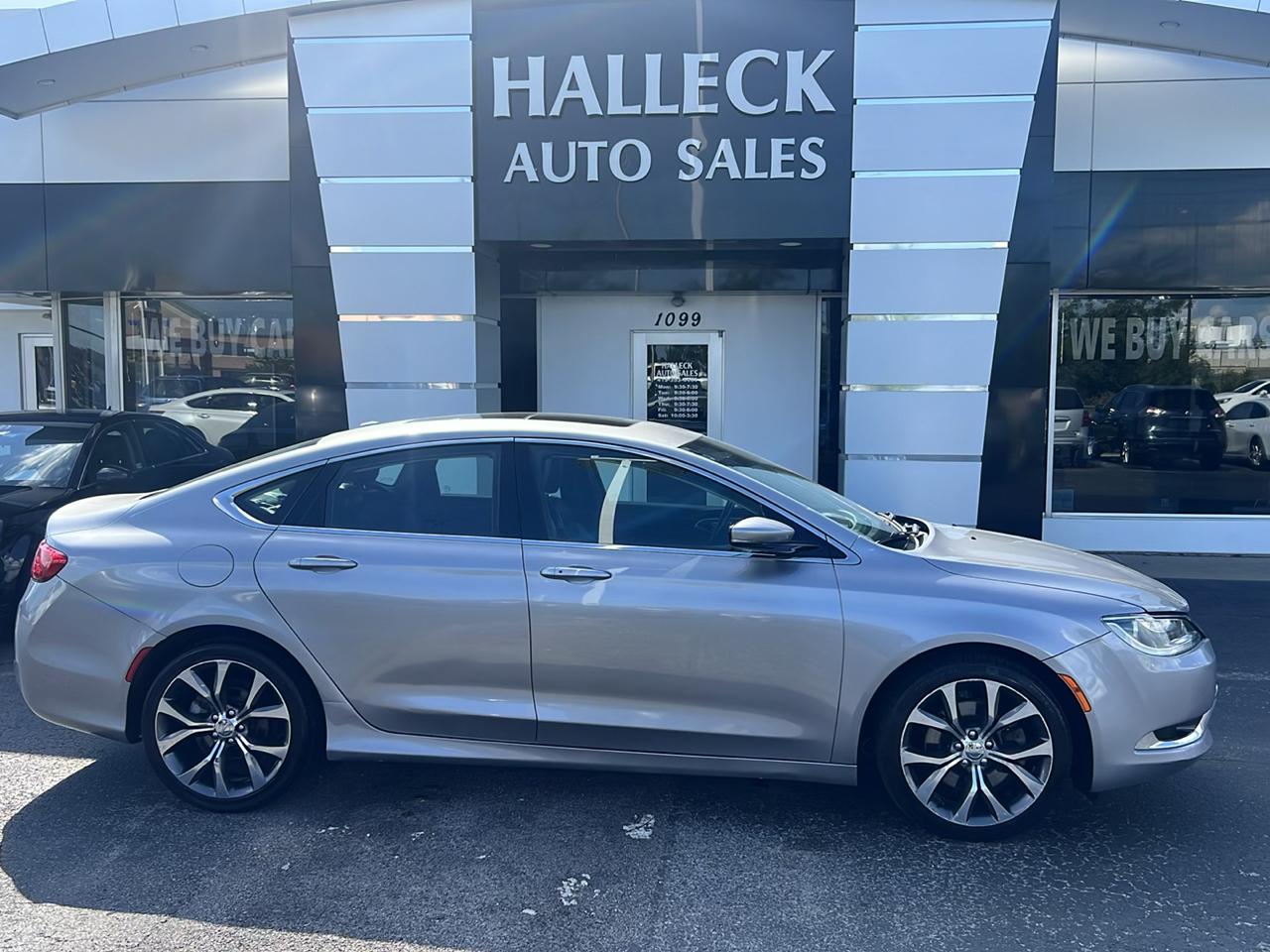 2016 Chrysler 200 4dr Sdn C FWD