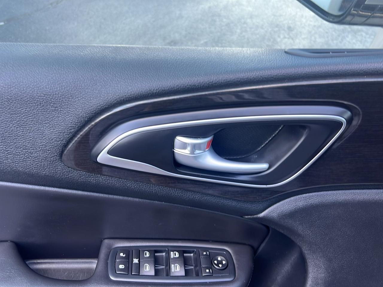 Chrysler 200 4dr Sdn C FWD 2016