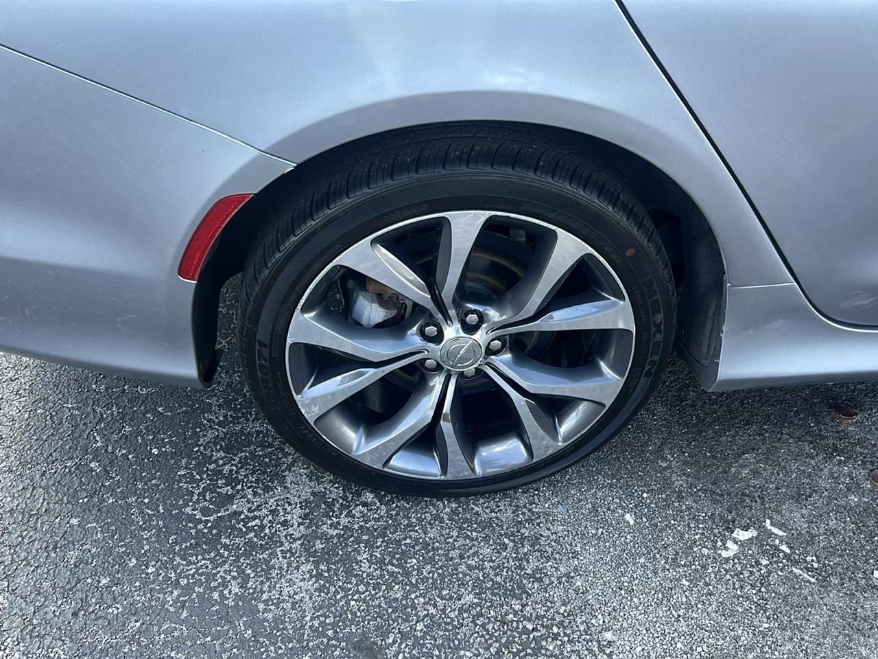 Chrysler 200 4dr Sdn C FWD 2016