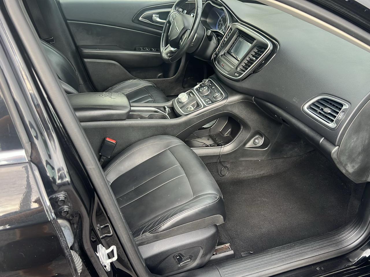 Chrysler 200 4dr Sdn C FWD 2015