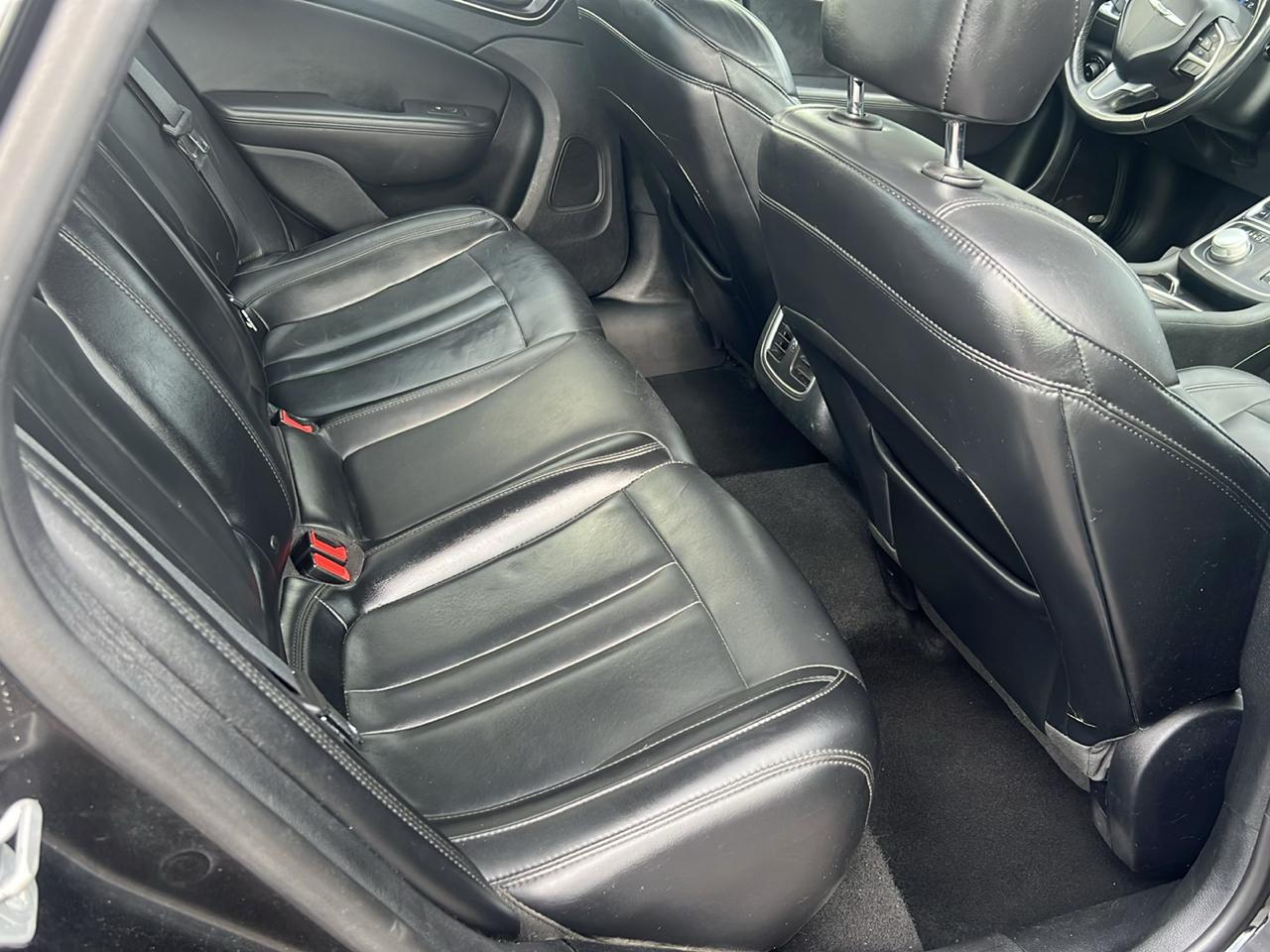 Chrysler 200 4dr Sdn C FWD 2015