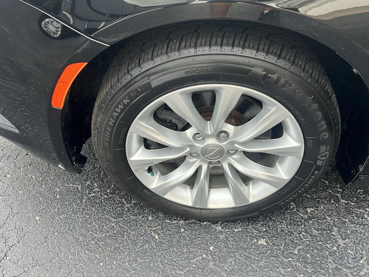 Chrysler 200 4dr Sdn C FWD 2015