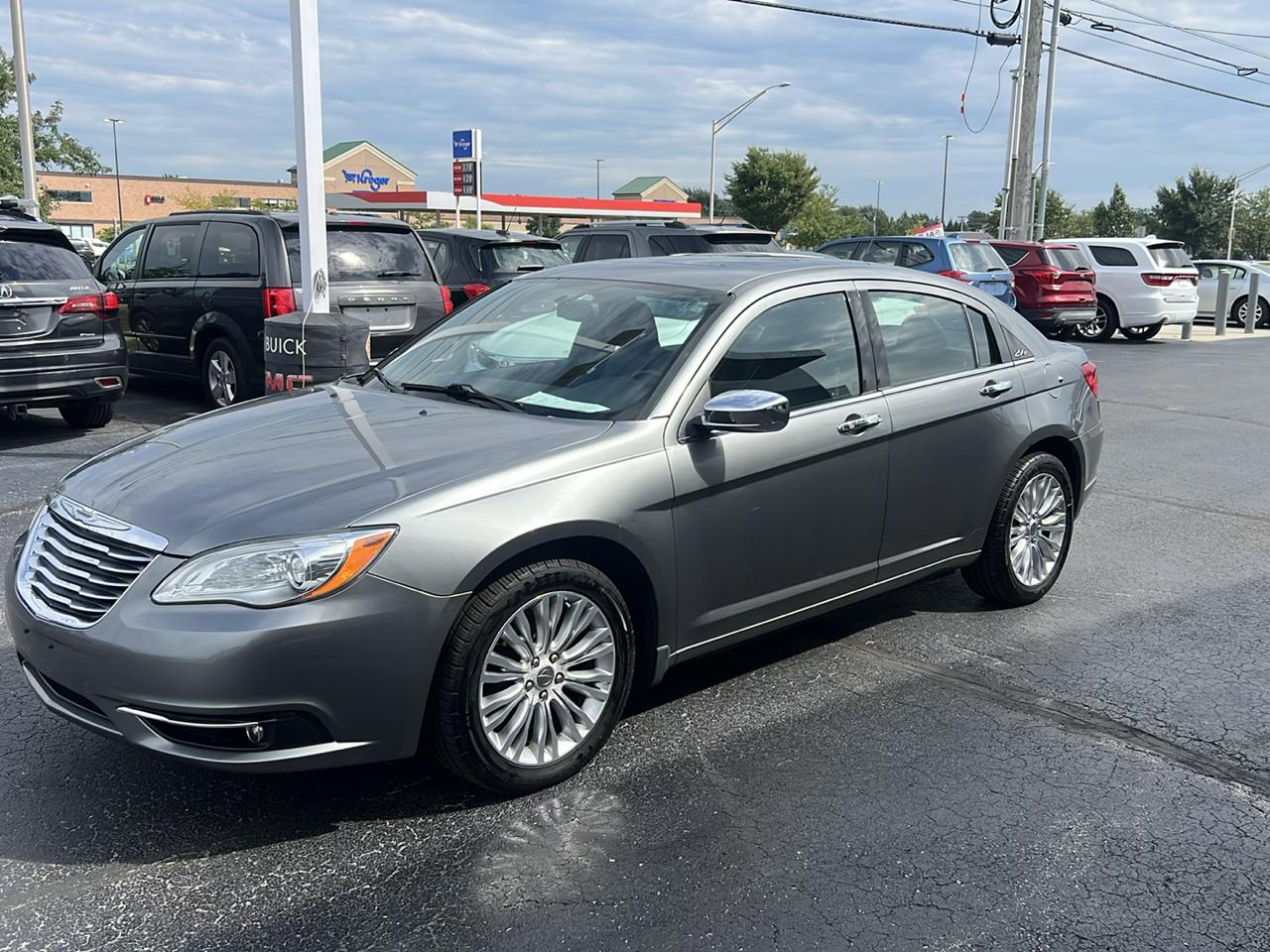 Chrysler 200 4dr Sdn Limited 2011