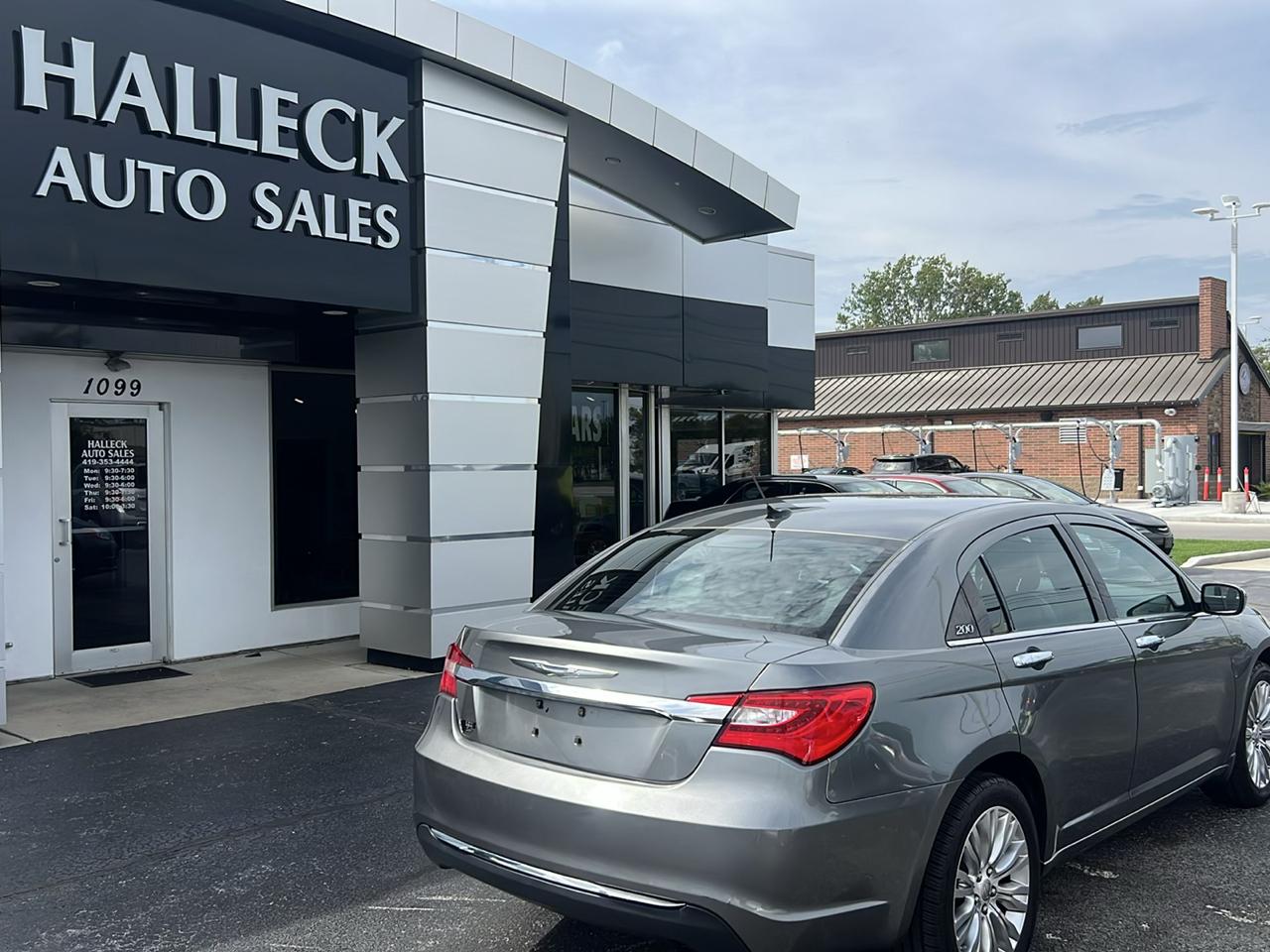 Chrysler 200 4dr Sdn Limited 2011