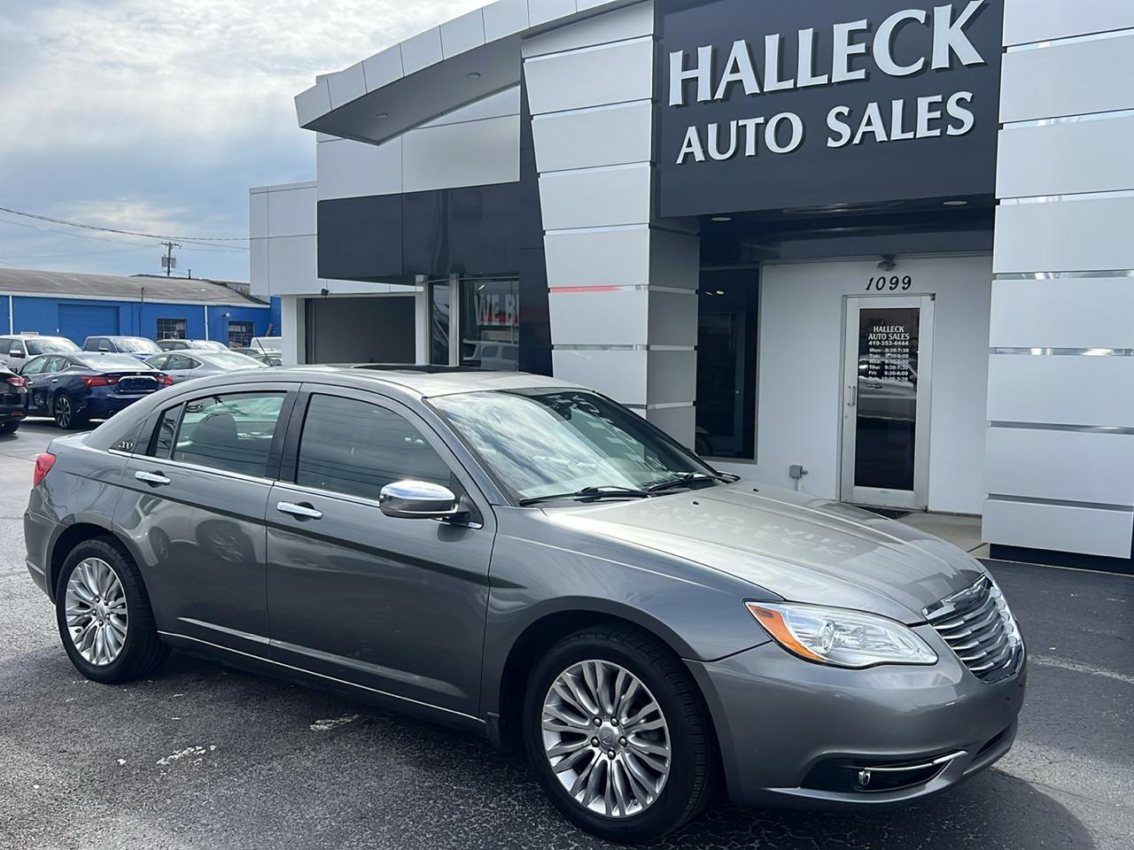 Chrysler 200 4dr Sdn Limited 2011