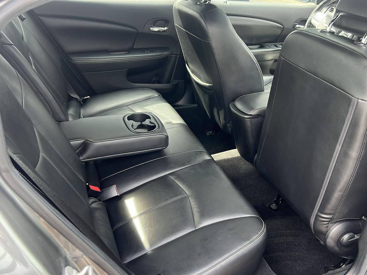 Chrysler 200 4dr Sdn Limited 2011
