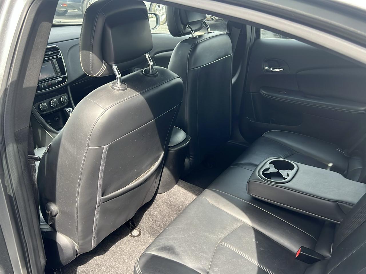 Chrysler 200 4dr Sdn Limited 2011