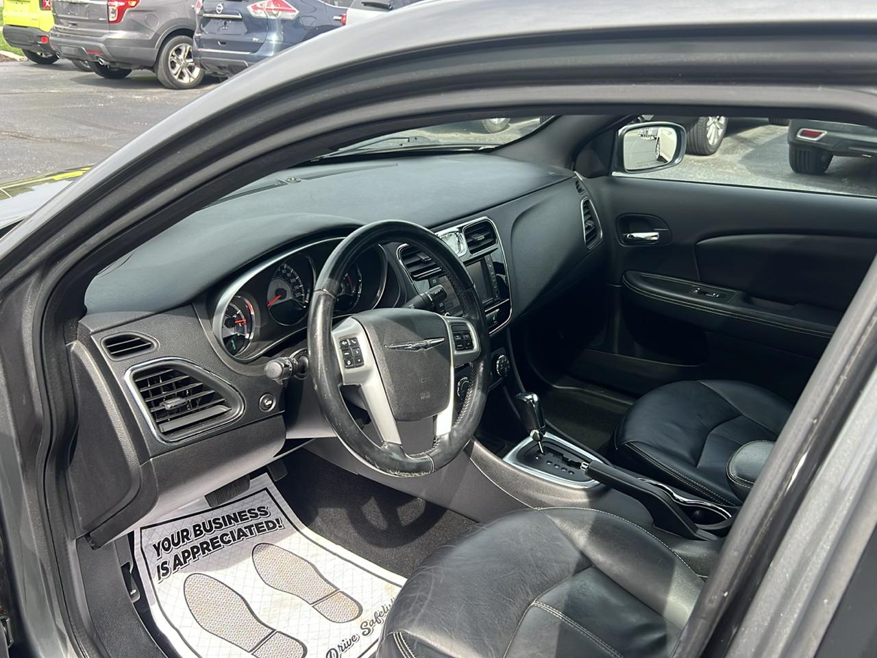Chrysler 200 4dr Sdn Limited 2011