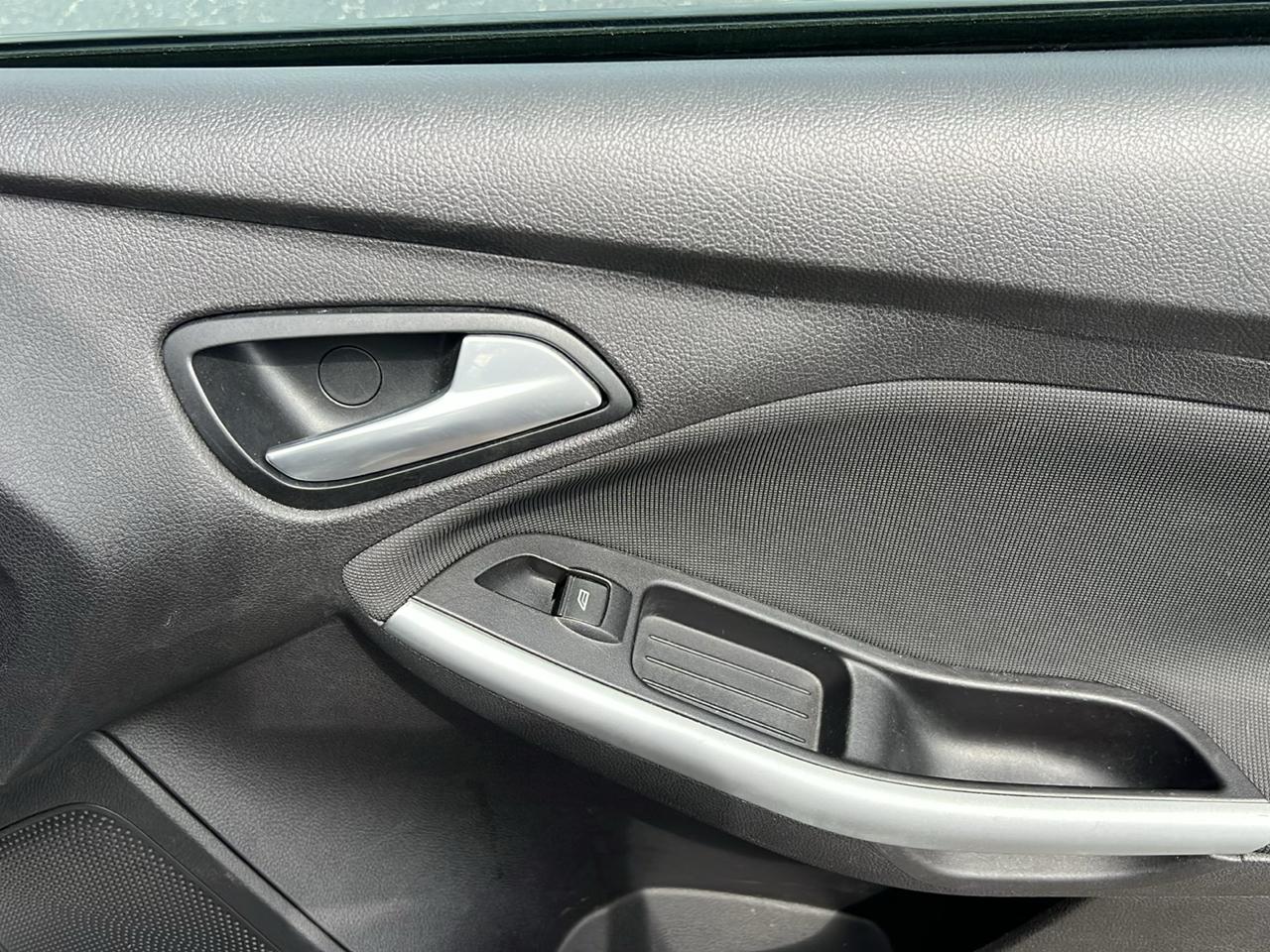 Ford Focus 4dr Sdn SE 2014