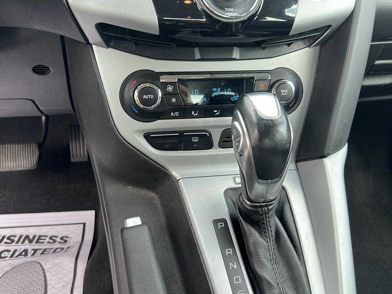Ford Focus 4dr Sdn SE 2014