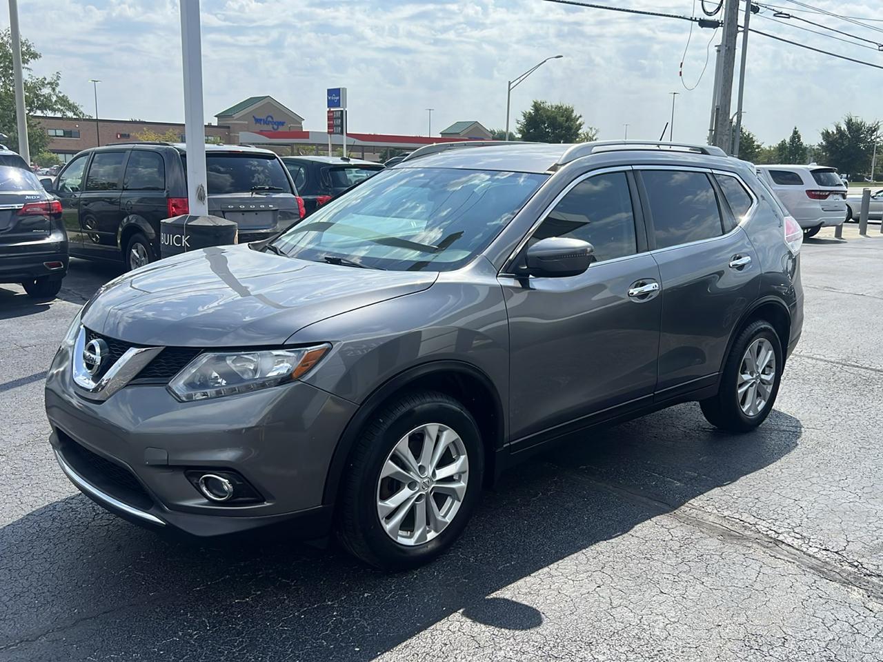 Nissan Rogue photo 2