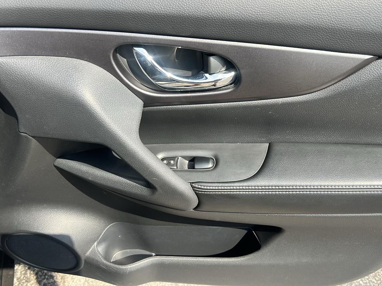 Nissan Rogue photo 10