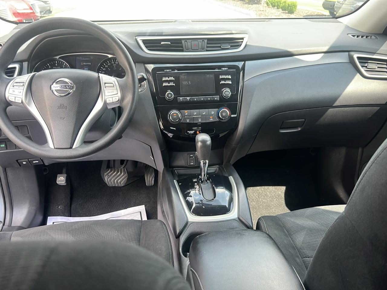 Nissan Rogue photo 14