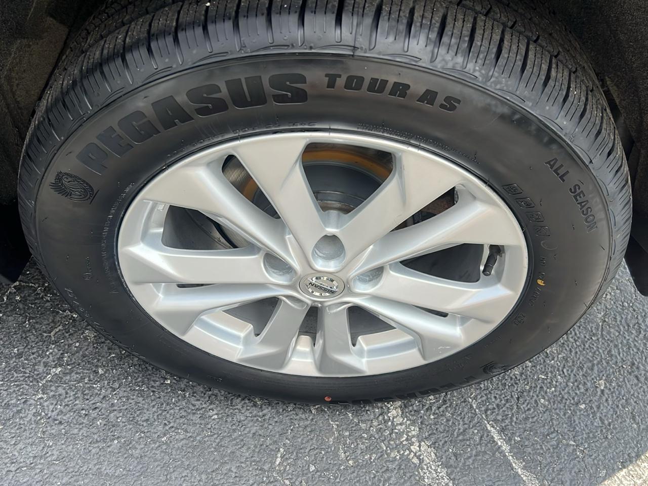 Nissan Rogue photo 22
