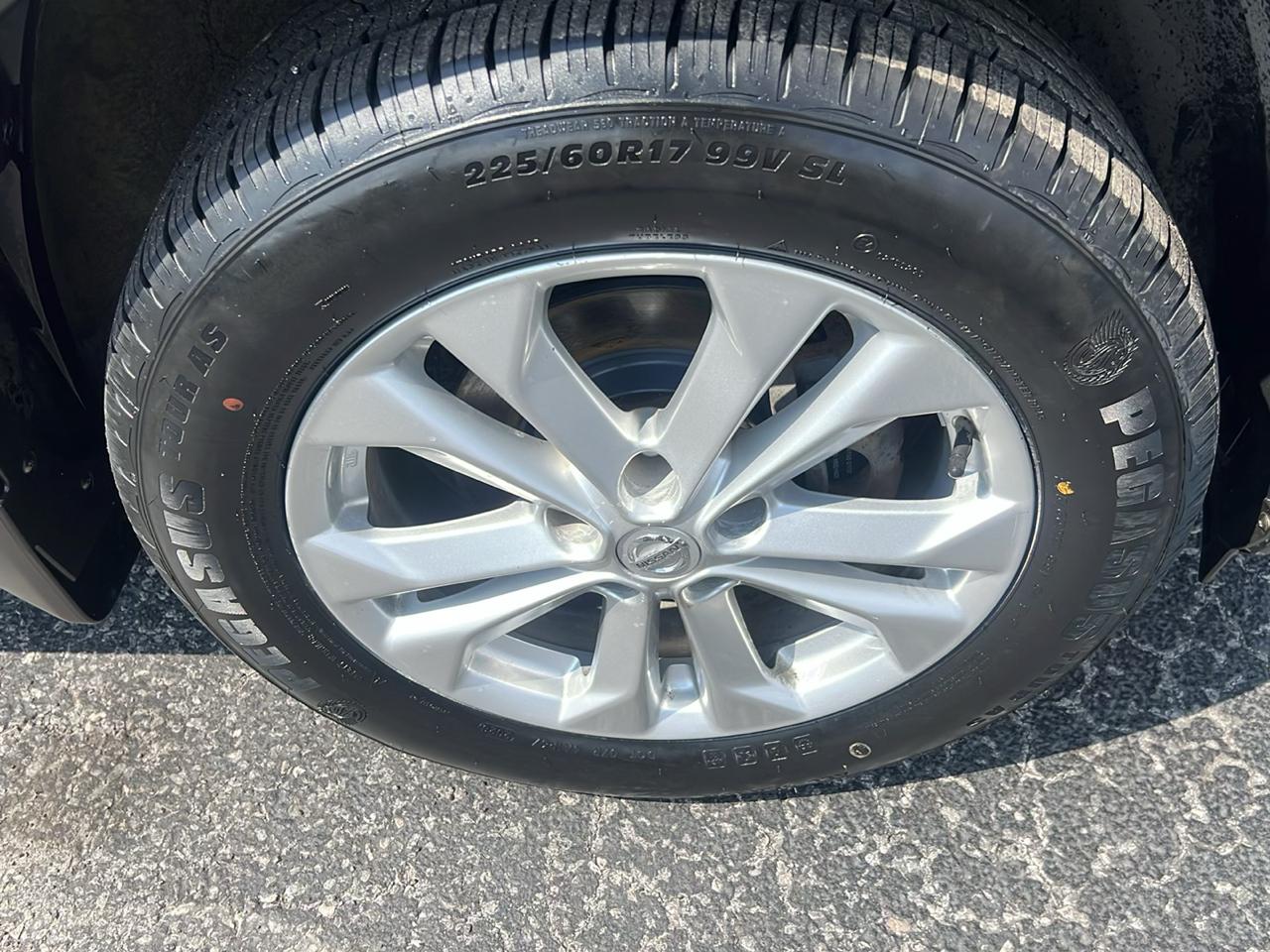 Nissan Rogue photo 24