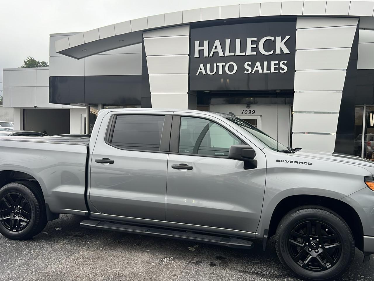 2023 Chevrolet Silverado 1500 4WD Crew Cab 157" Custom