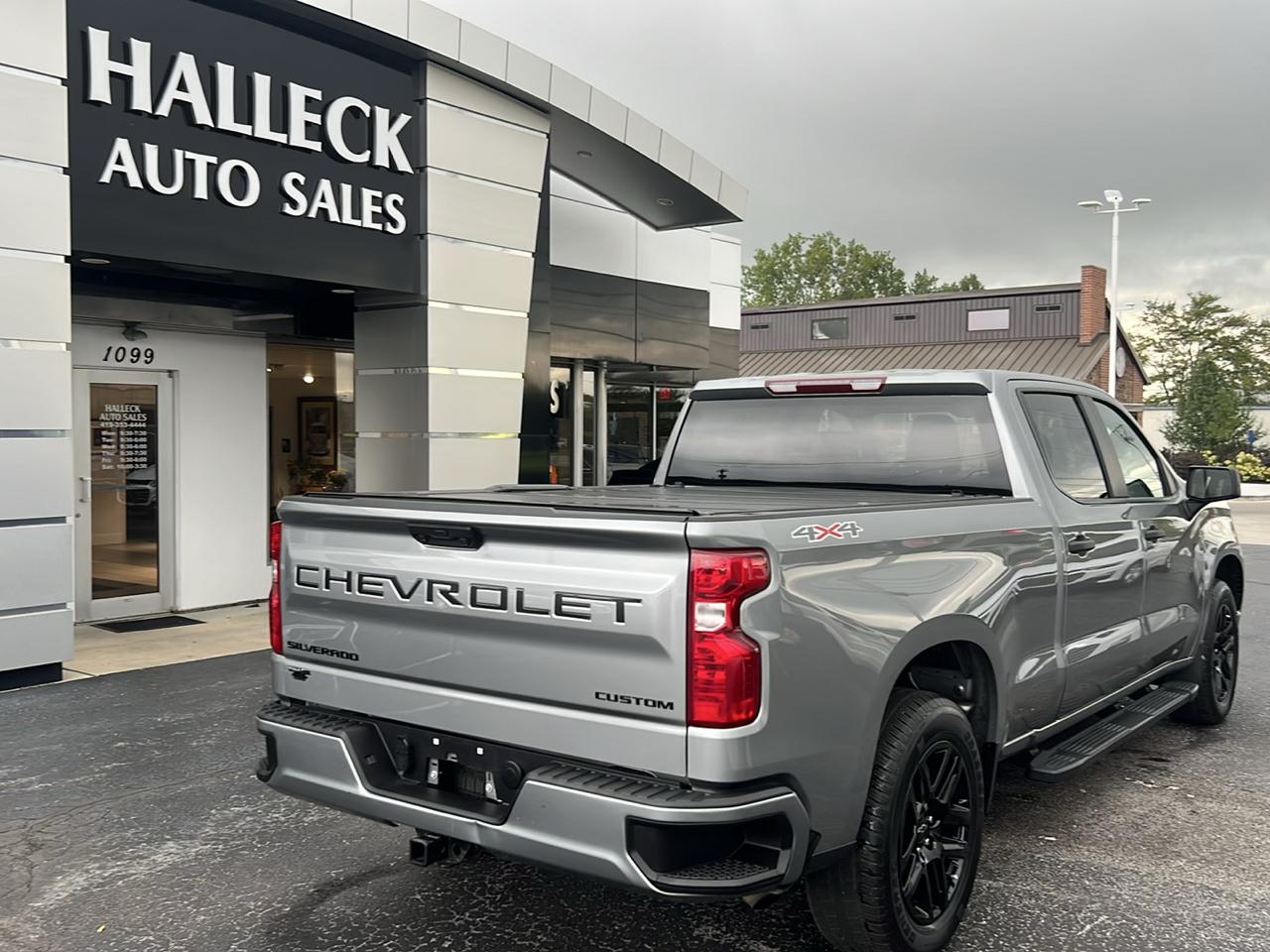 Chevrolet Silverado 1500 4WD Crew Cab 157" Custom 2023