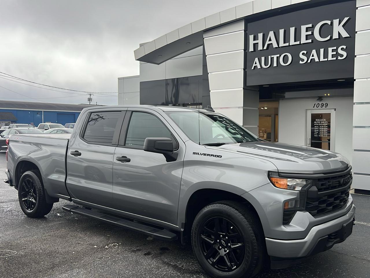 Chevrolet Silverado 1500 4WD Crew Cab 157" Custom 2023