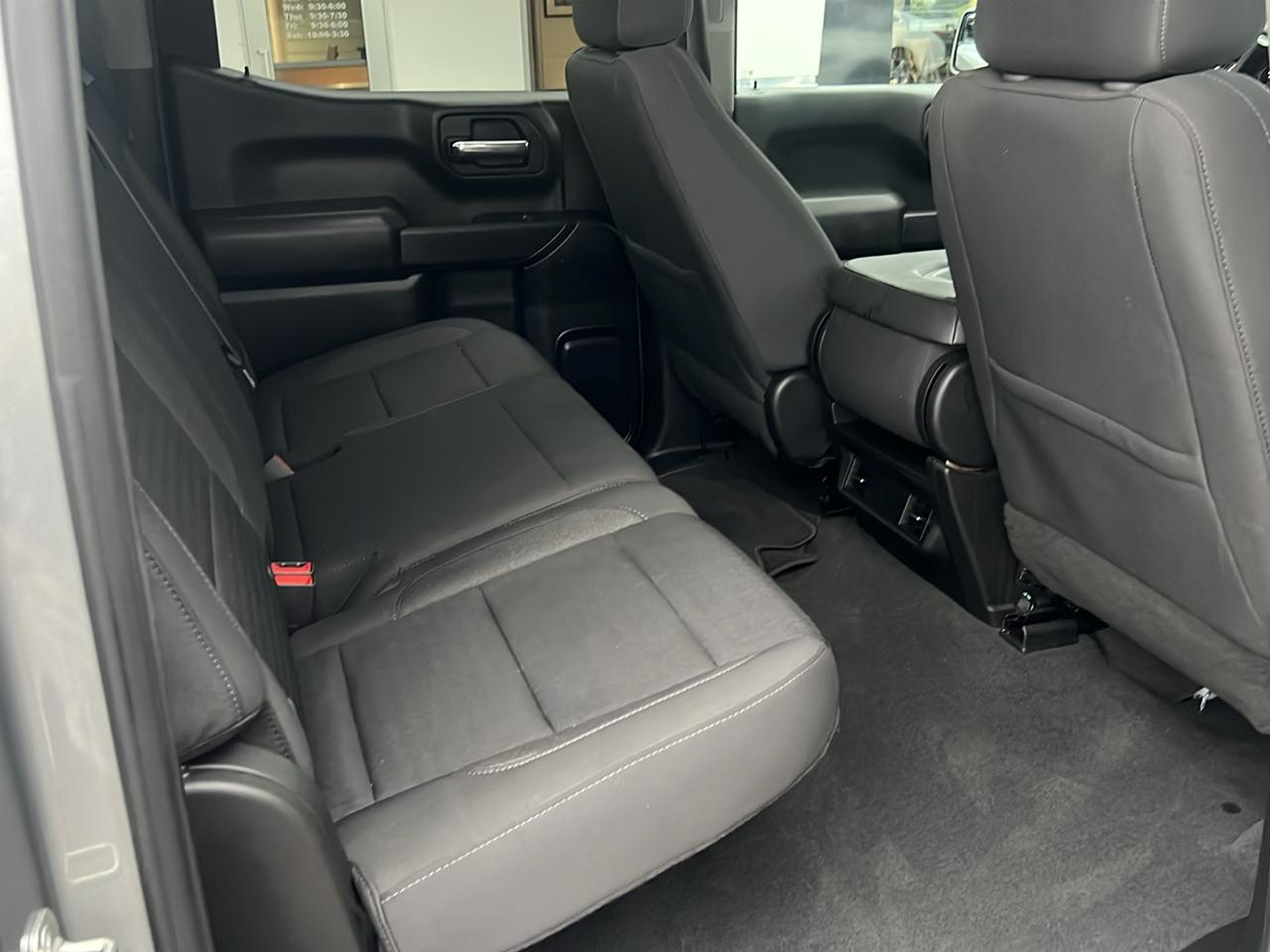 Chevrolet Silverado 1500 4WD Crew Cab 157" Custom 2023