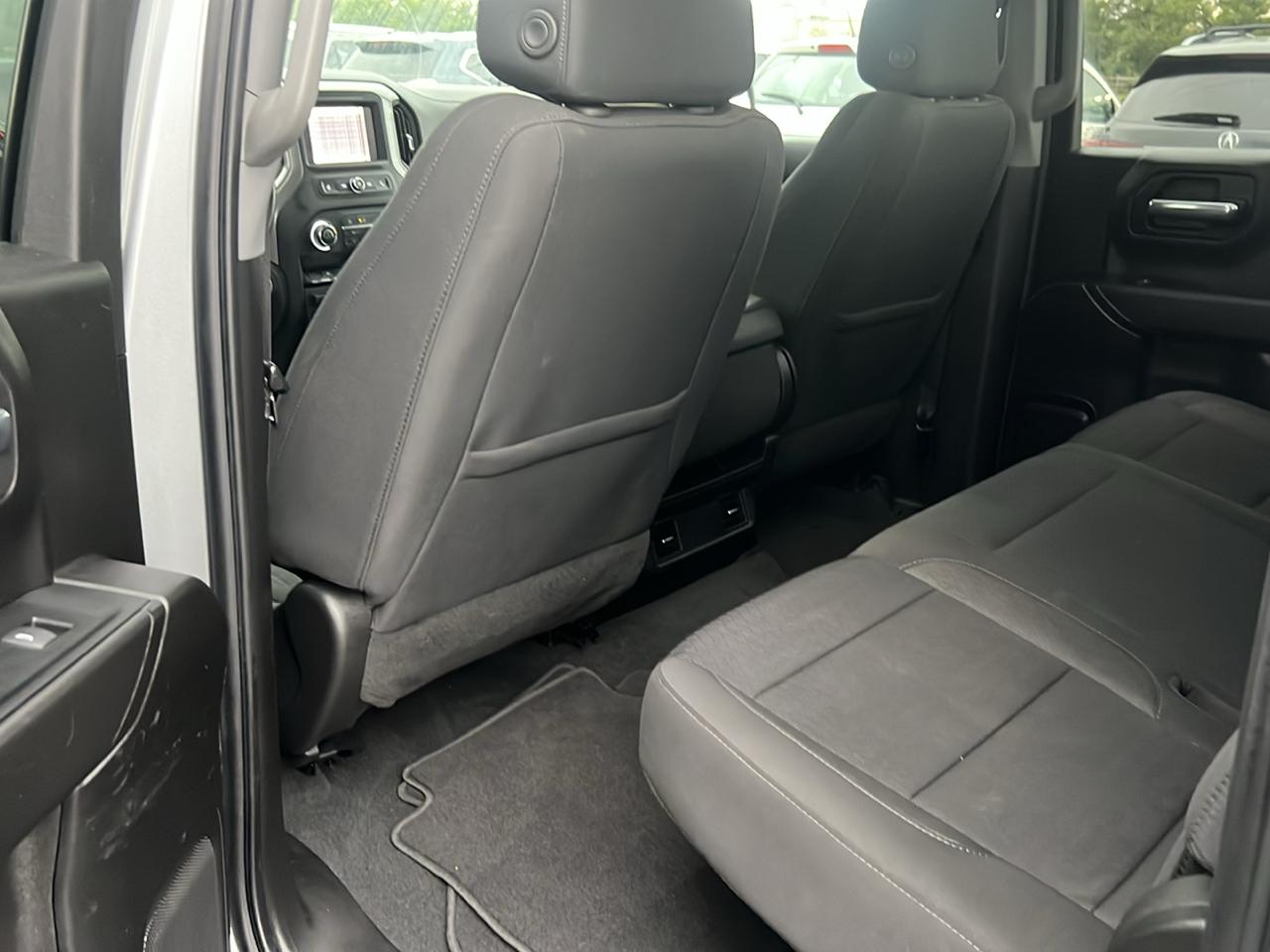 Chevrolet Silverado 1500 4WD Crew Cab 157" Custom 2023