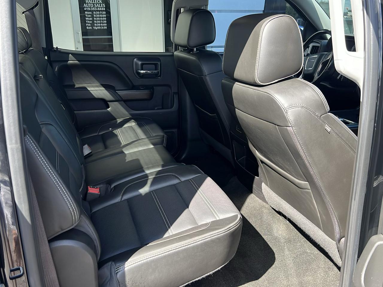 GMC Sierra 1500 4WD Crew Cab 143.5" Denali 2017