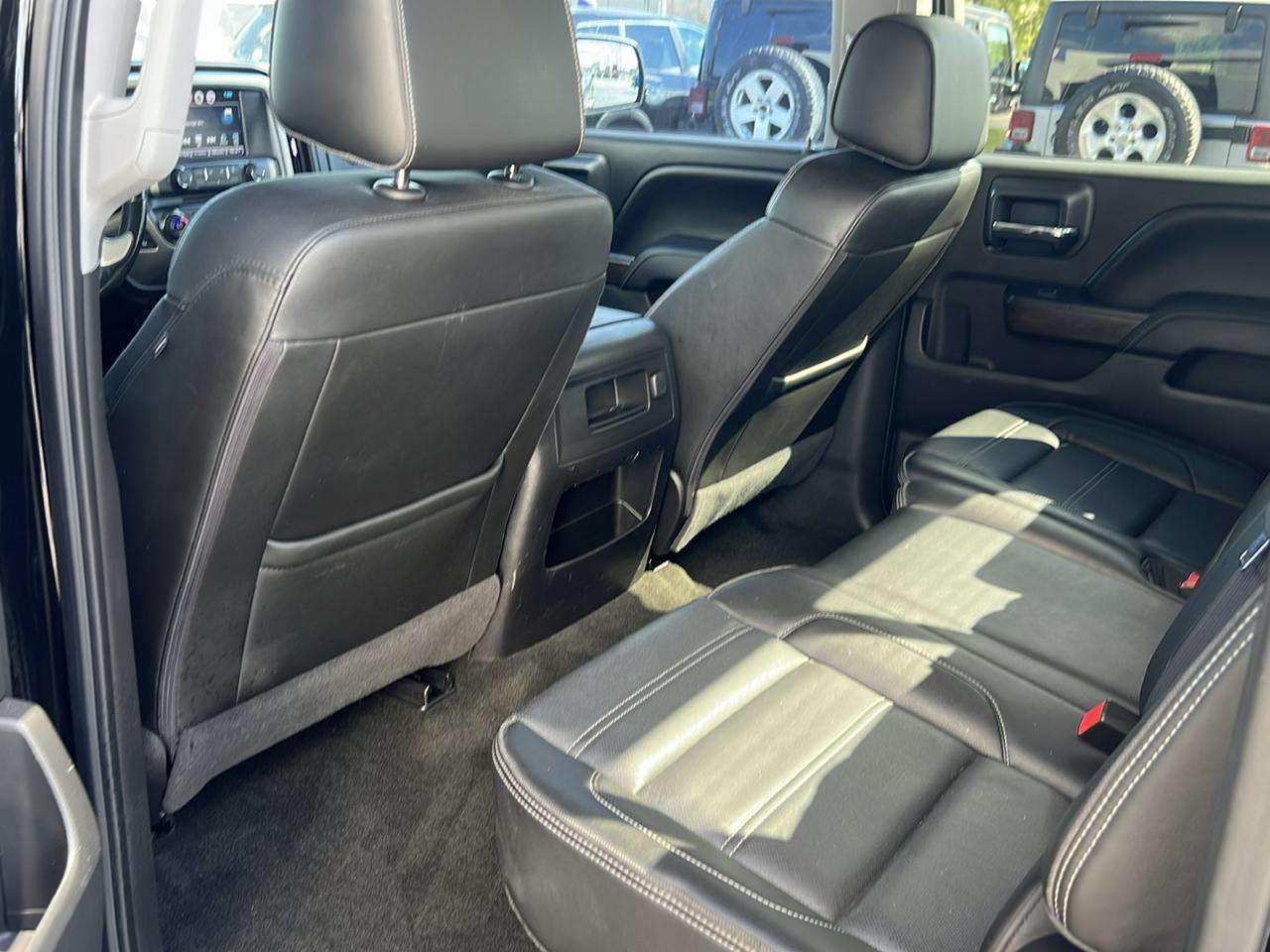 GMC Sierra 1500 4WD Crew Cab 143.5" Denali 2017