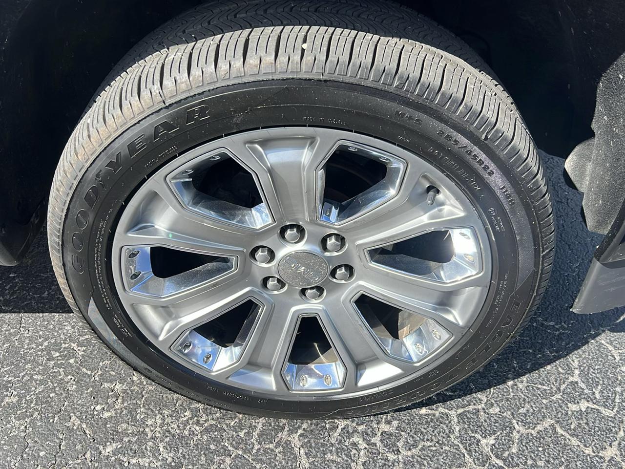 GMC Sierra 1500 4WD Crew Cab 143.5" Denali 2017