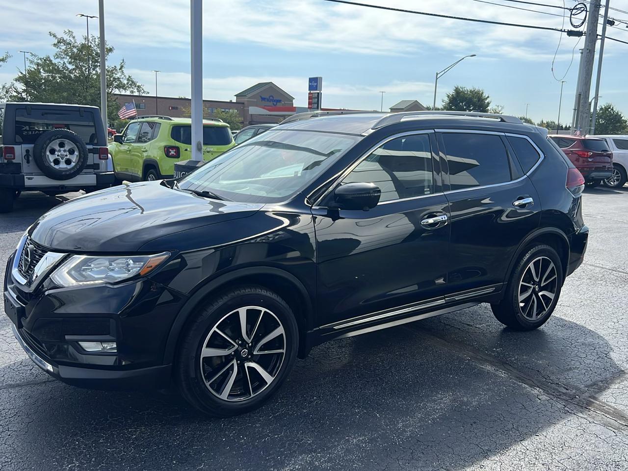 Nissan Rogue photo 2