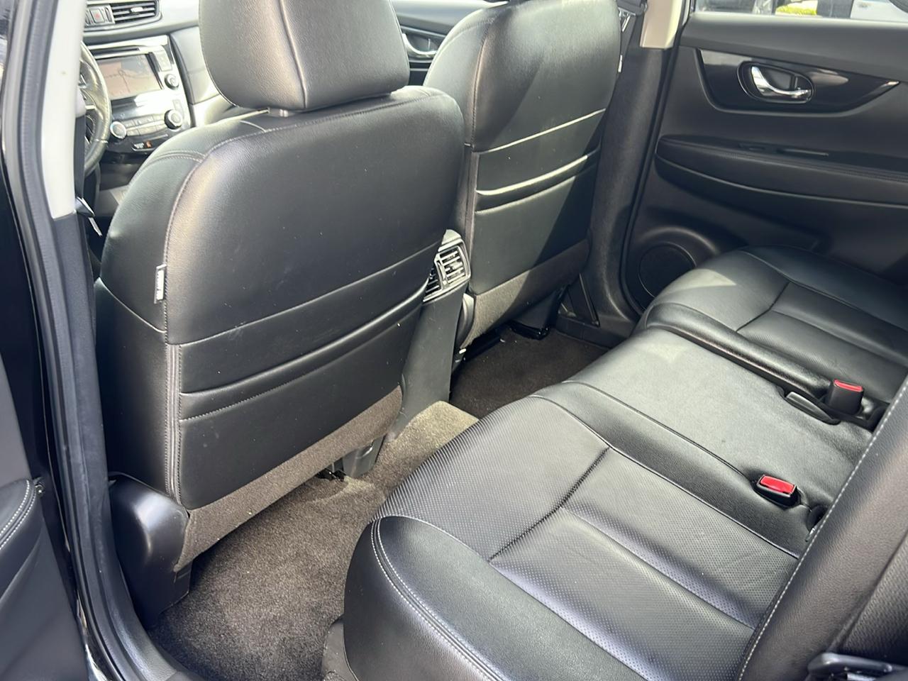 Nissan Rogue photo 14