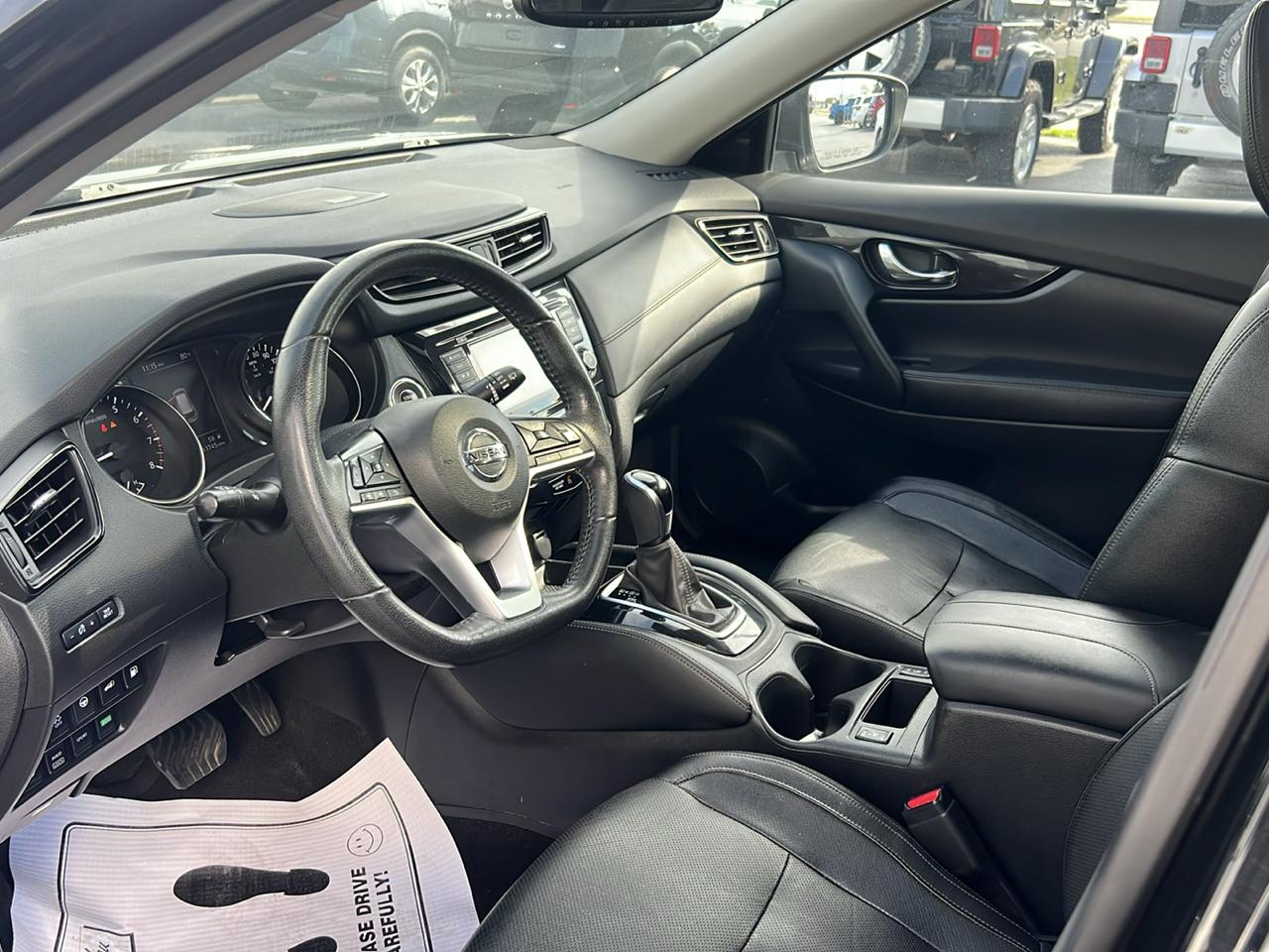 Nissan Rogue photo 17