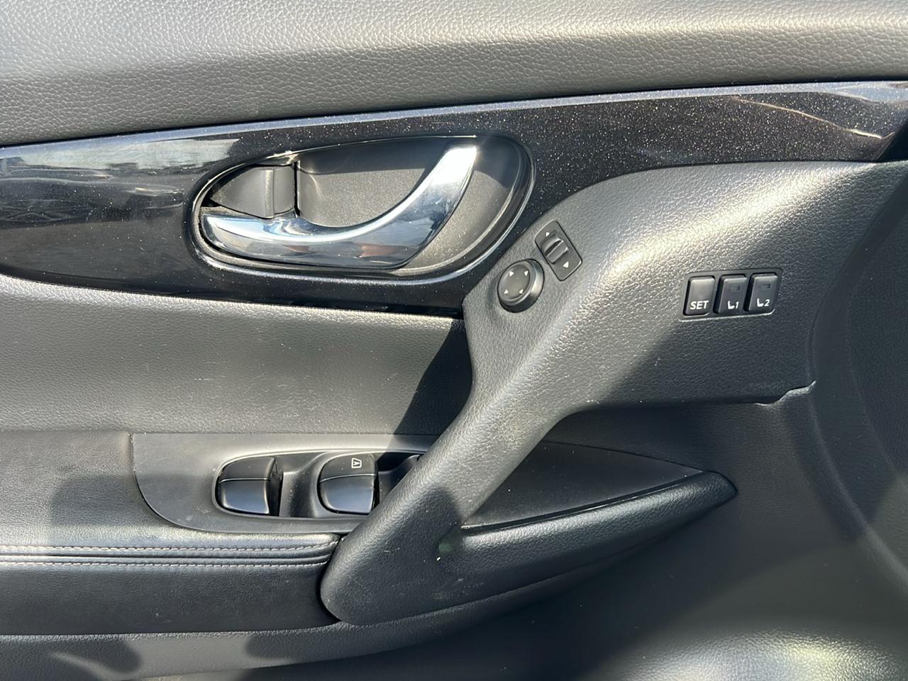 Nissan Rogue photo 18