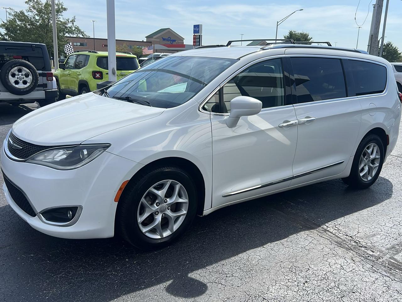 Chrysler Pacifica Touring-L Plus FWD 2017