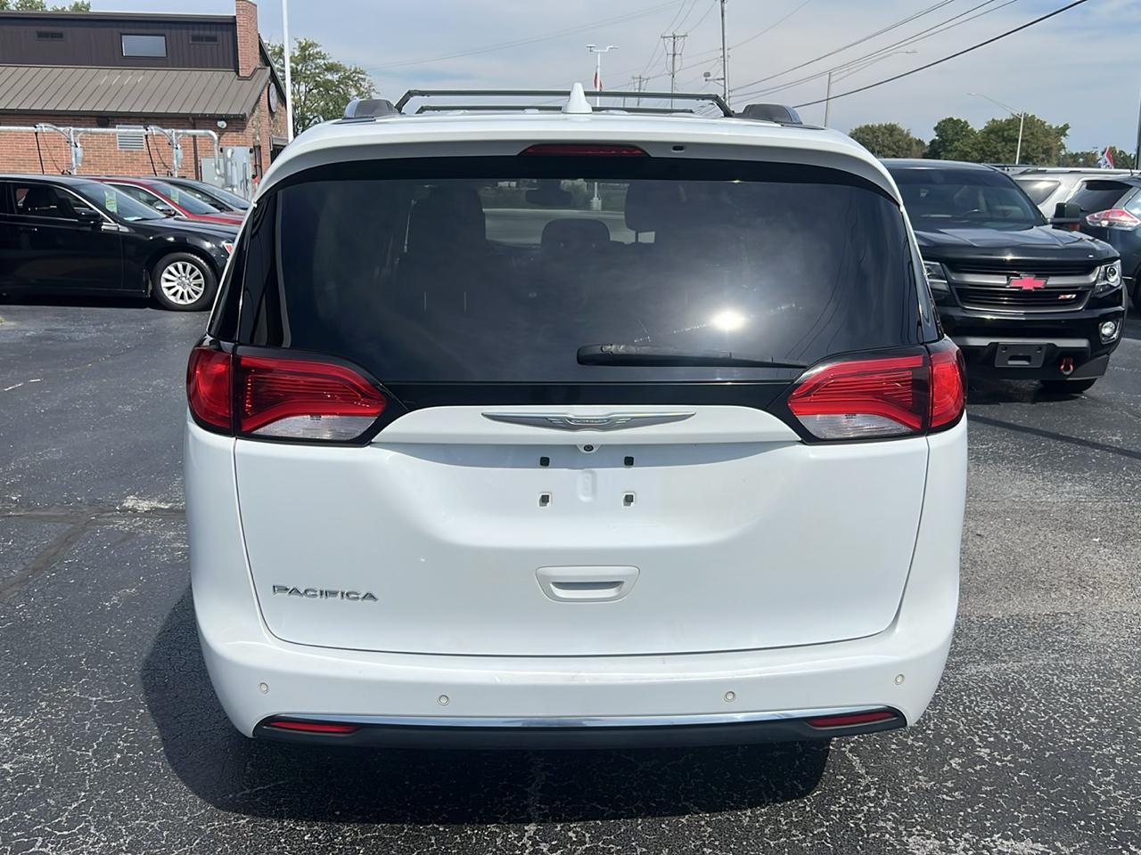 Chrysler Pacifica Touring-L Plus FWD 2017